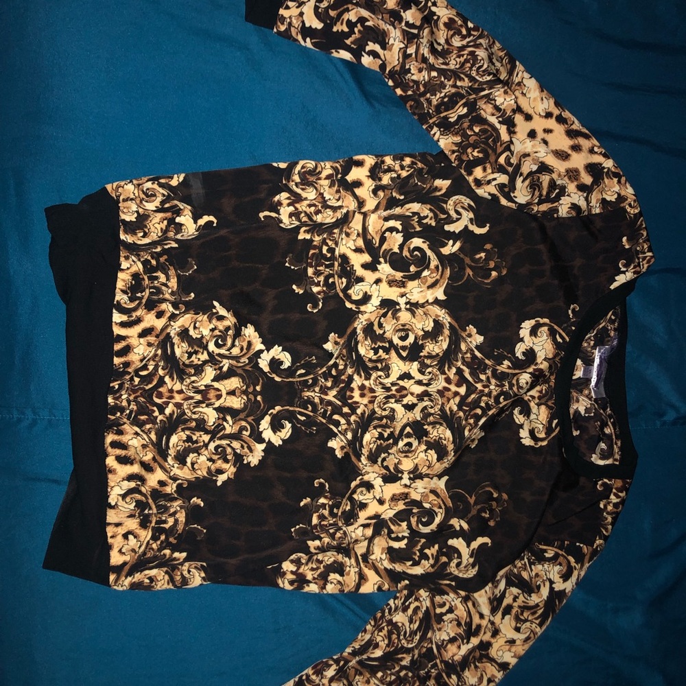 Lightweight 3/4 sleeve top